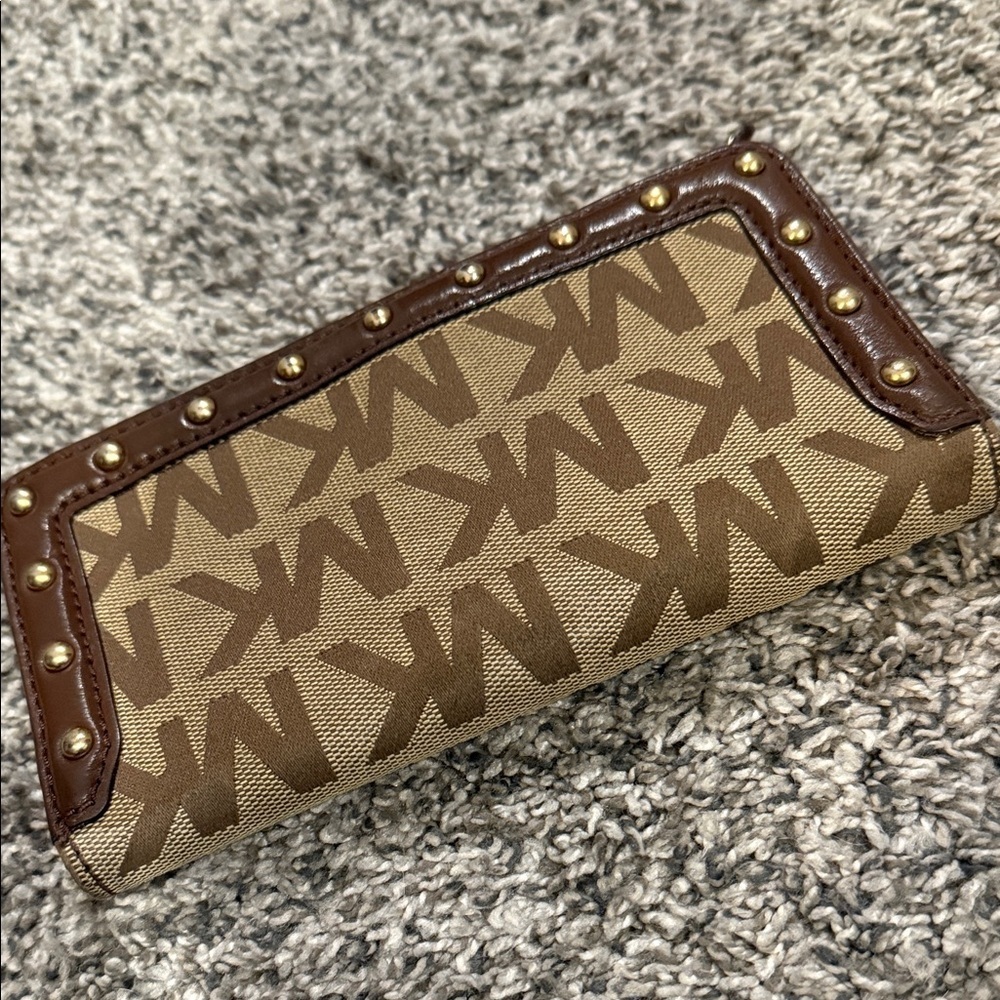 Michael Kors Monogram Brown Tan Wallet big valley studded clutch MK designer - Picture 6 of 10